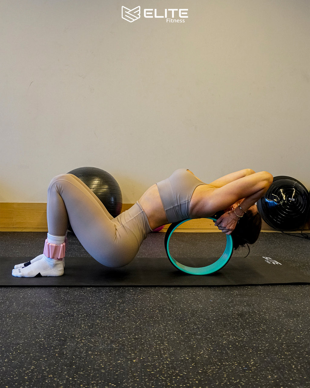 Aro de Yoga y Pilates con Correa para Estirar | Rueda de Yoga Verde
