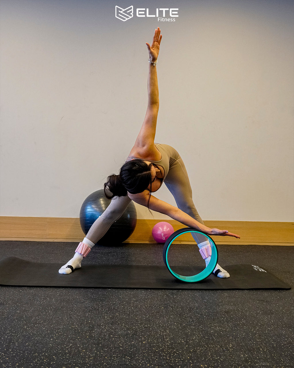 Aro de Yoga y Pilates con Correa para Estirar | Rueda de Yoga Verde