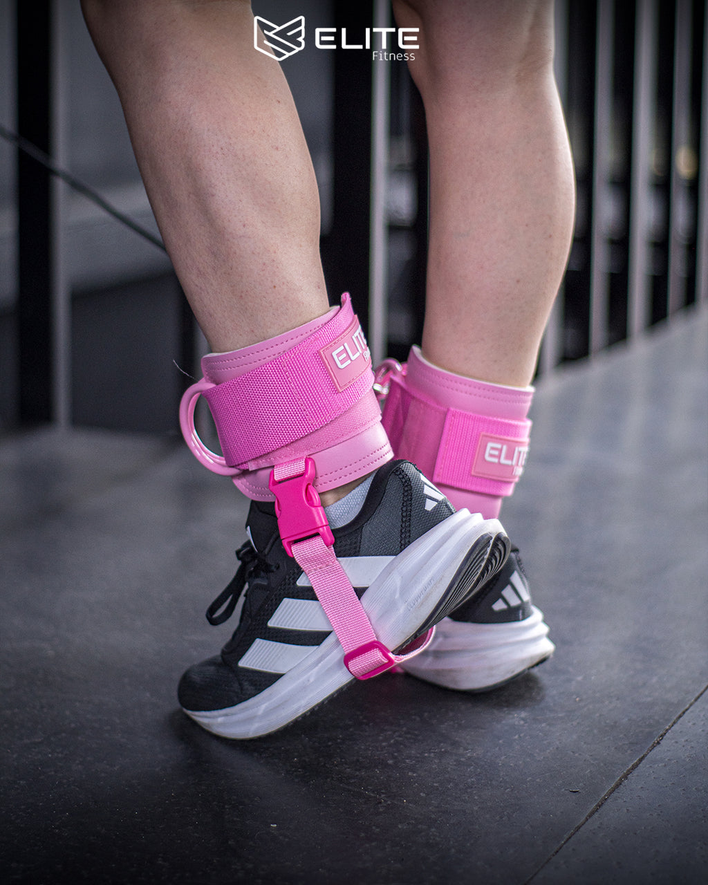 Kit Rosa Elite Fitness: Cinturón de Cuero + Grilletes con soporte